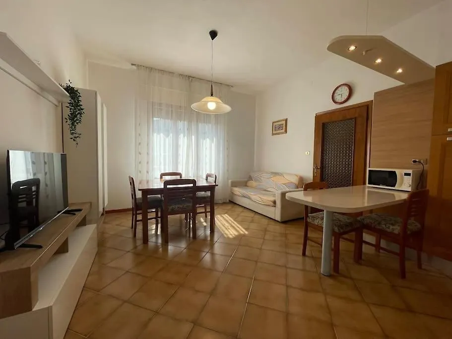 Gate3-Marcopoloairport-3 Camere Da Letto-Wifi-Netflix-15' From Venice Tessera 0*,  Italy